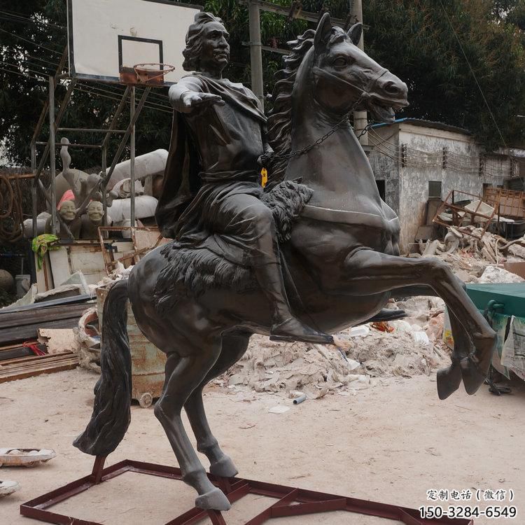 騎馬人雕塑廠家，古代士兵雕塑小品，廣場(chǎng)玻璃鋼人物擺件