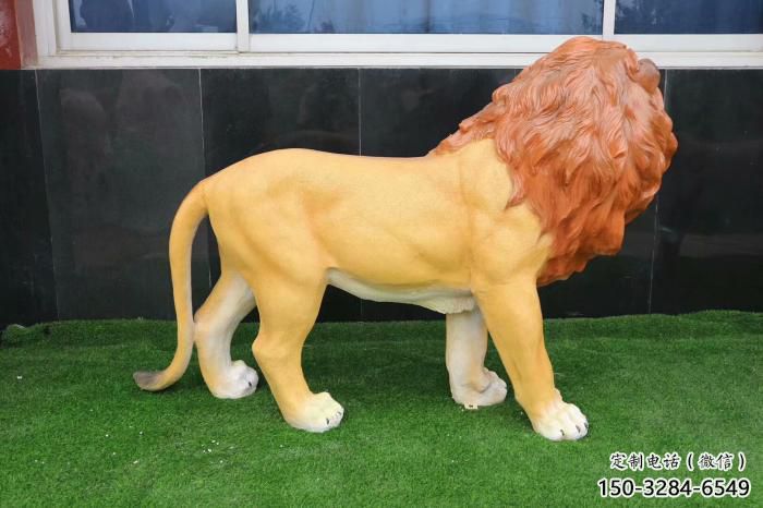 獅子雕塑廠家，園林仿真動(dòng)物小品，彩繪玻璃鋼獅子雕塑廠