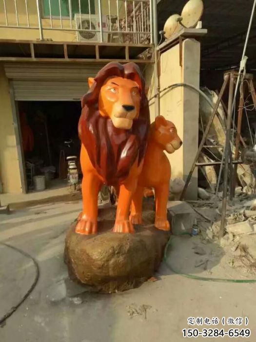 雄獅雕塑廠家，彩繪動物小品，廣場玻璃鋼仿真雄獅雕塑