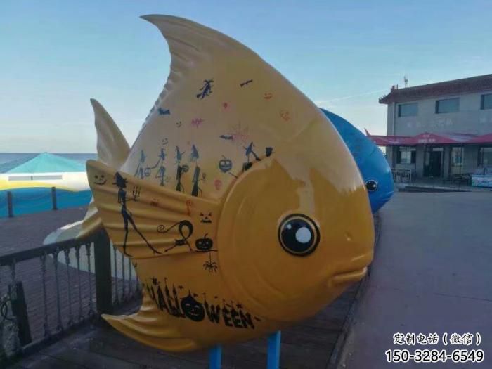 金魚(yú)雕塑廠家，彩繪海洋生物雕塑，公園廣場(chǎng)金魚(yú)雕塑