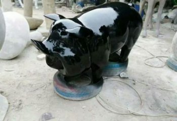 豬雕塑廠家，仿真動物擺件，玻璃鋼仿真豬雕塑，
