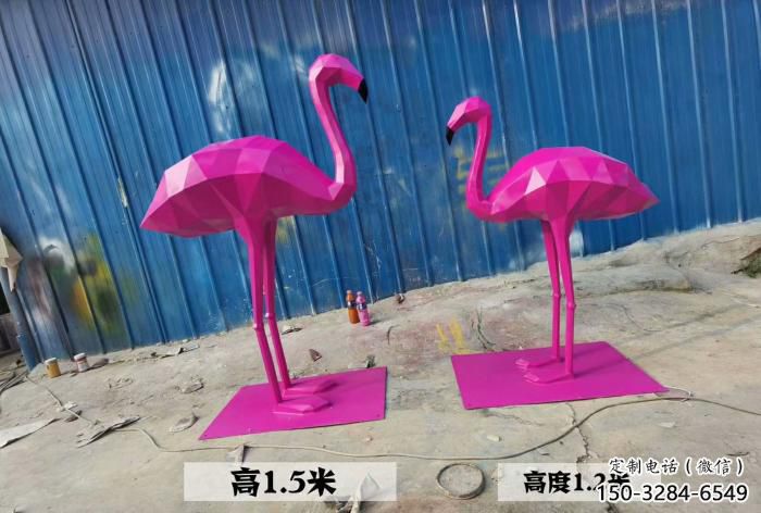 火鳥(niǎo)雕塑廠家，幾何彩繪雕塑，仿真火鳥(niǎo)雕塑制作