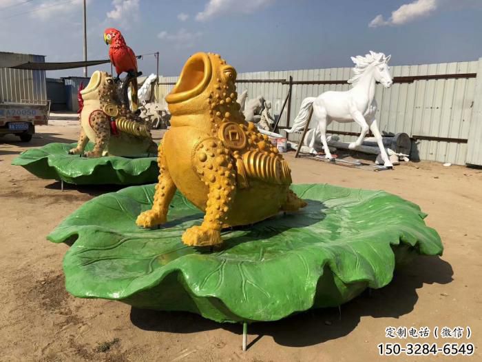 金蟾雕塑廠家，廣場(chǎng)吉祥動(dòng)物小品，仿真彩繪金蟾雕塑