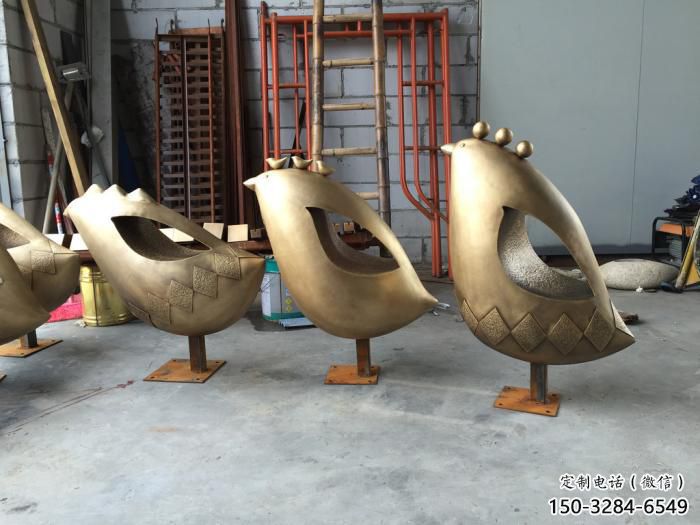 飛鳥雕塑廠家，鏤空抽象工藝，玻璃鋼飛鳥雕塑生產(chǎn)商