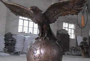 老鷹雕塑廠家，仿銅色動物擺件，商場玻璃鋼老鷹雕塑