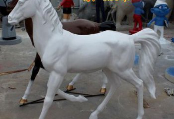白馬雕塑廠家，公園景觀動物，仿真白馬雕塑制作商