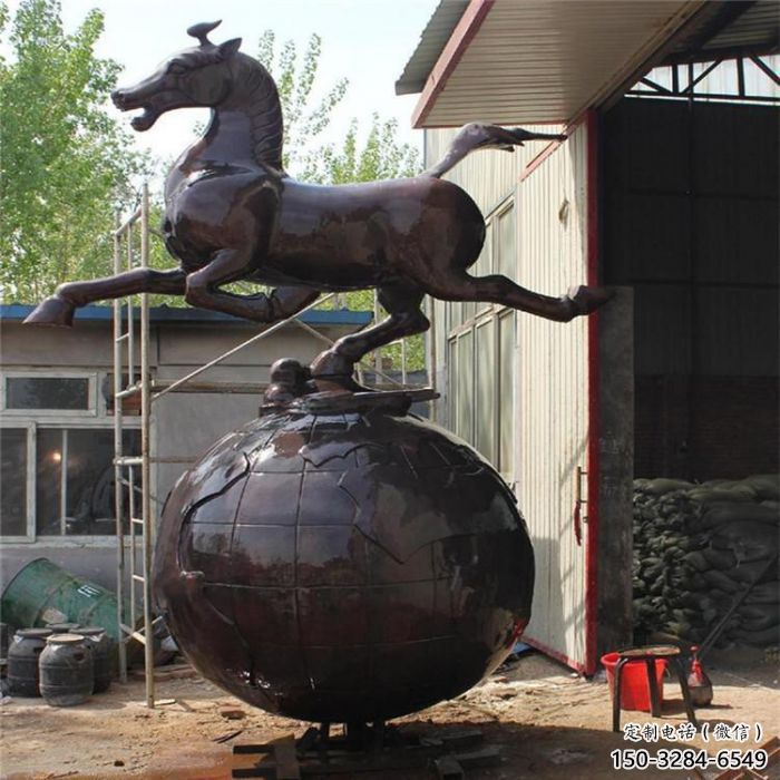馬踏飛燕雕塑廠家，售樓處動(dòng)物小品，古銅色仿真動(dòng)物擺件