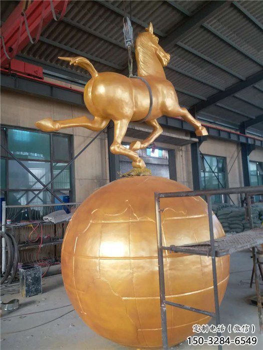 商業(yè)街金馬雕塑 售樓處雕塑 動(dòng)物擺件 商業(yè)街金馬雕塑 售樓處雕塑 動(dòng)物擺件