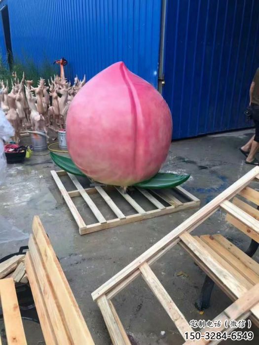 大型桃子雕塑 步行街水果雕塑 仿真擺件