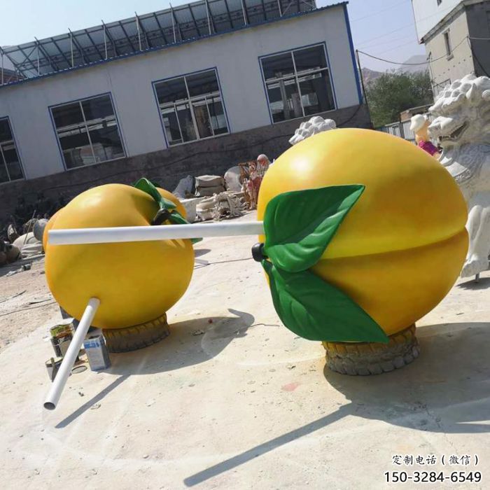 創(chuàng)意黃桃雕塑 步行街店門口雕塑 水果小品