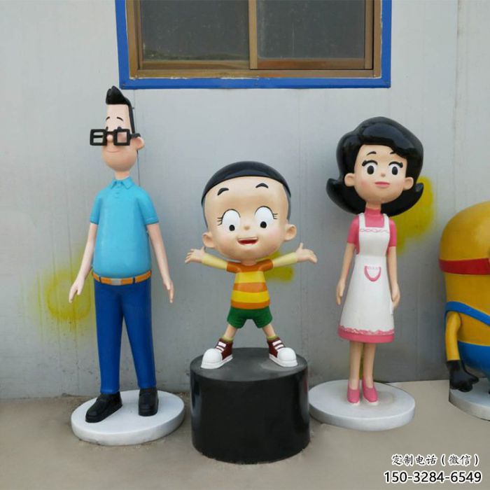 大型三口之家雕塑 門(mén)口創(chuàng)意雕塑 售樓處小品 大型三口之家雕塑 門(mén)口創(chuàng)意雕塑 售樓處小品
