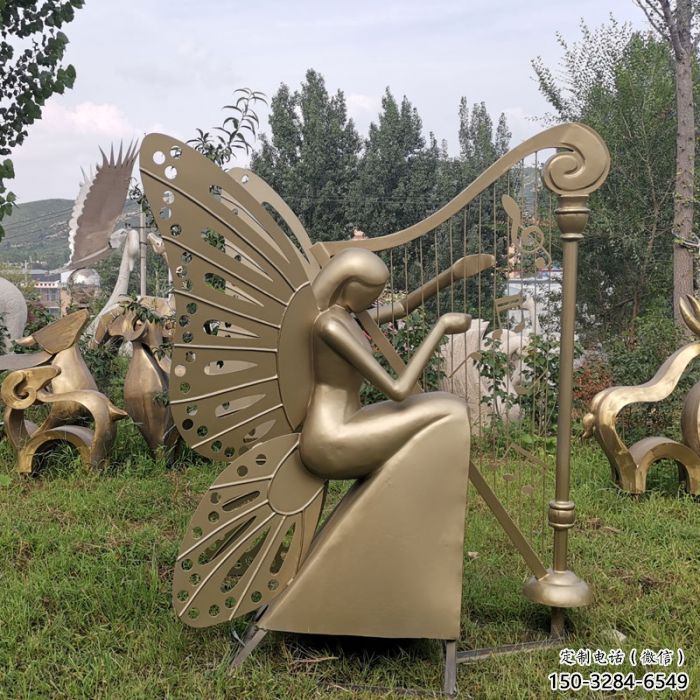 草地天使雕塑 現(xiàn)代校園小品 大型卡通雕塑