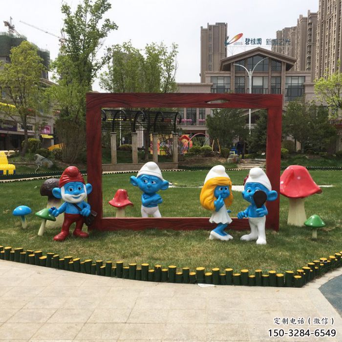 戶外藍精靈雕塑供應(yīng)商 噴漆景觀卡通雕塑 燈光動漫雕塑