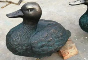 大型鴨子雕塑廠家，仿真動(dòng)物， 廣場(chǎng)街頭擺件
