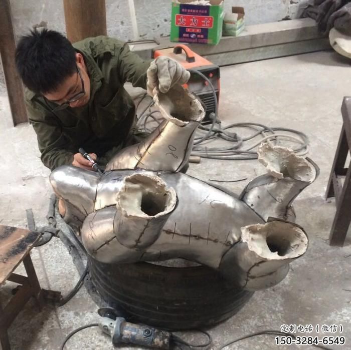 步行街猩猩雕塑廠家，景觀主題，鍛造工藝