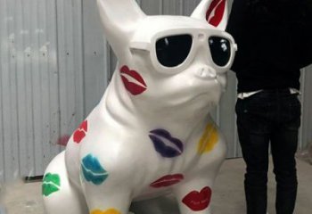 廣場哈巴狗雕塑廠家，卡通動物雕塑，抽象效果