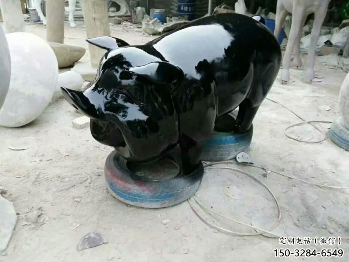 景區(qū)野豬雕塑，動(dòng)物小品雕塑，仿真彩繪擺件