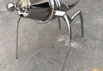 城市蝗蟲雕塑廠家，鏡面昆蟲雕塑，鏡面效果