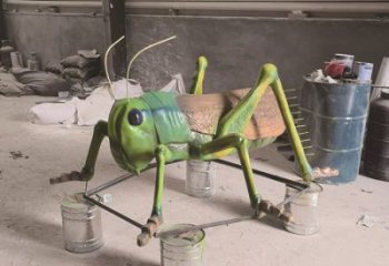 街道蝗蟲雕塑，動物仿真雕塑，彩繪效果