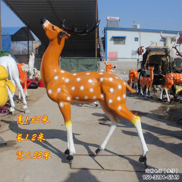 戶外小鹿雕塑制作，彩繪動(dòng)物雕塑，玻璃鋼景觀雕塑