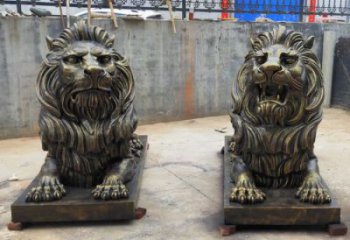 仿銅雄獅雕塑，動(dòng)物美陳擺件，玻璃鋼獅子雕塑生產(chǎn)