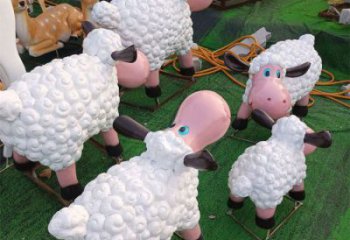 鎮(zhèn)江小區(qū)小羊雕塑，彩繪動物雕塑，抽象效果