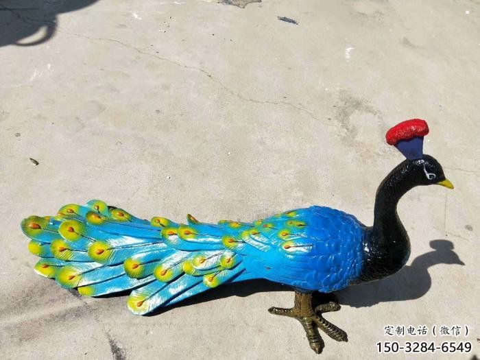 金鳳彩繪孔雀雕塑制作選用，景區(qū)案例，動物美陳雕塑