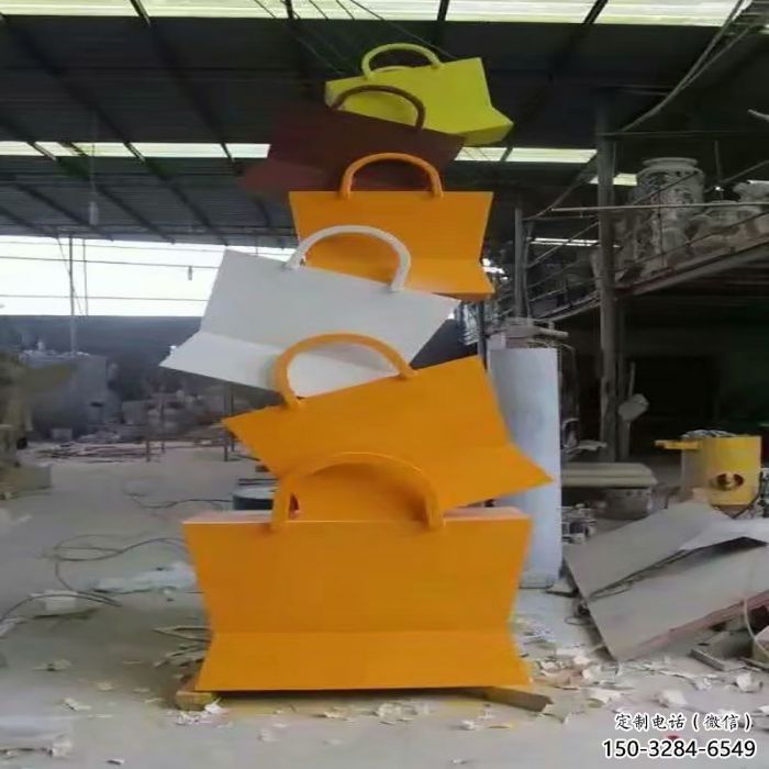 忻州烤漆挎包雕塑制造商，室外軟裝，景觀挎包雕塑制作
