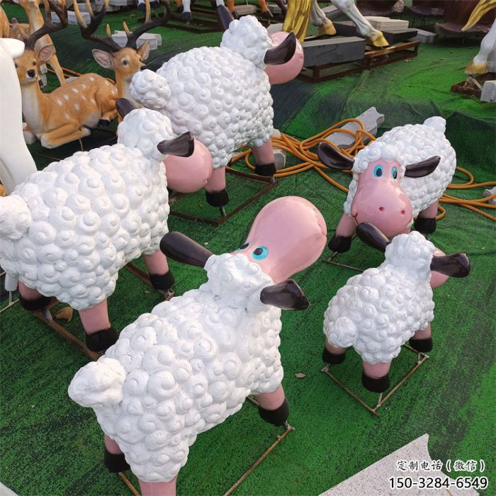 漢中小區(qū)小羊雕塑，彩繪動物雕塑，抽象效果