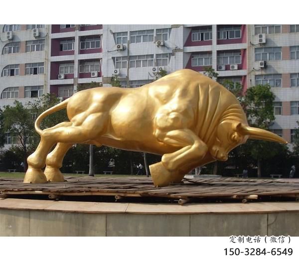 克拉瑪依風(fēng)景區(qū)開(kāi)荒牛雕塑
